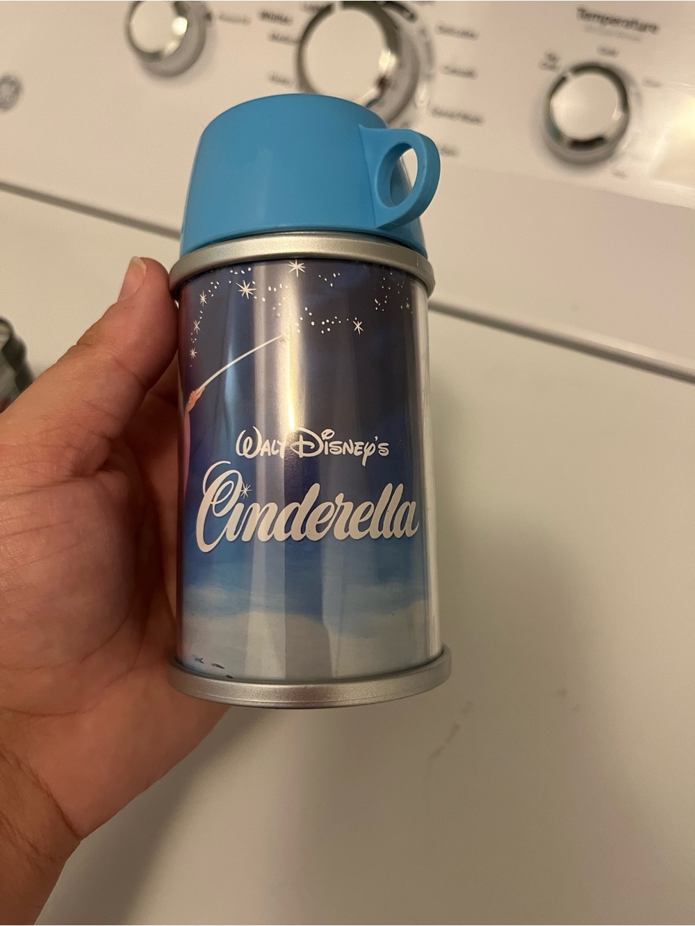 Vintage 2001 Hallmark Cinderella Tin with Thermos and Certificate. - Picture 8 of 10